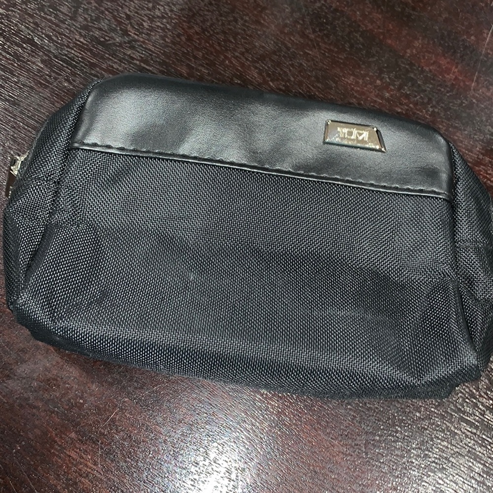 EUC TUMI toiletry bag black